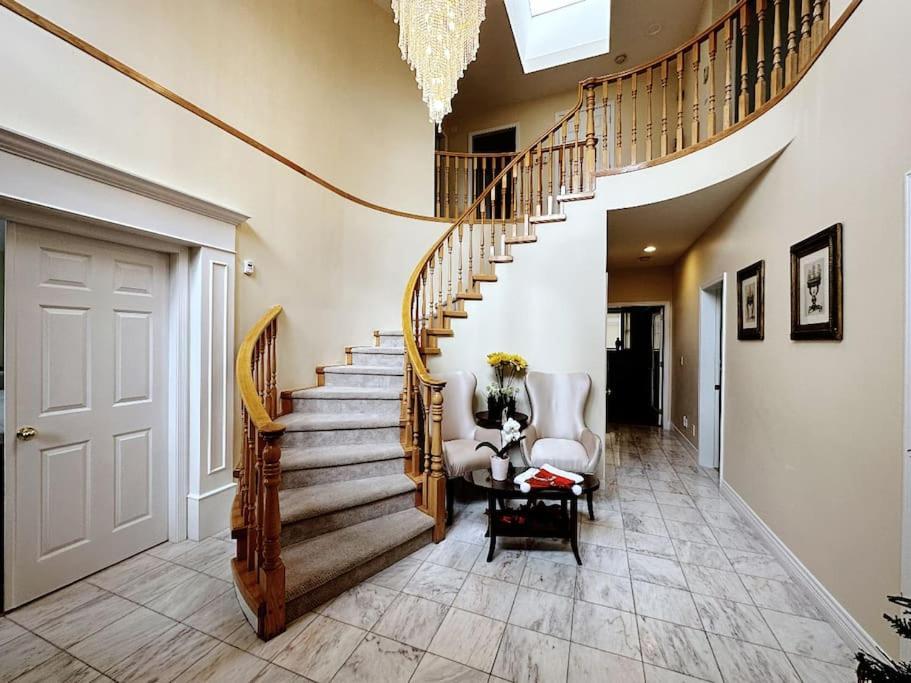 Super Cosy 8Bed & 6Bath In Vancouver Heart Near To Airport And Downtown Dış mekan fotoğraf